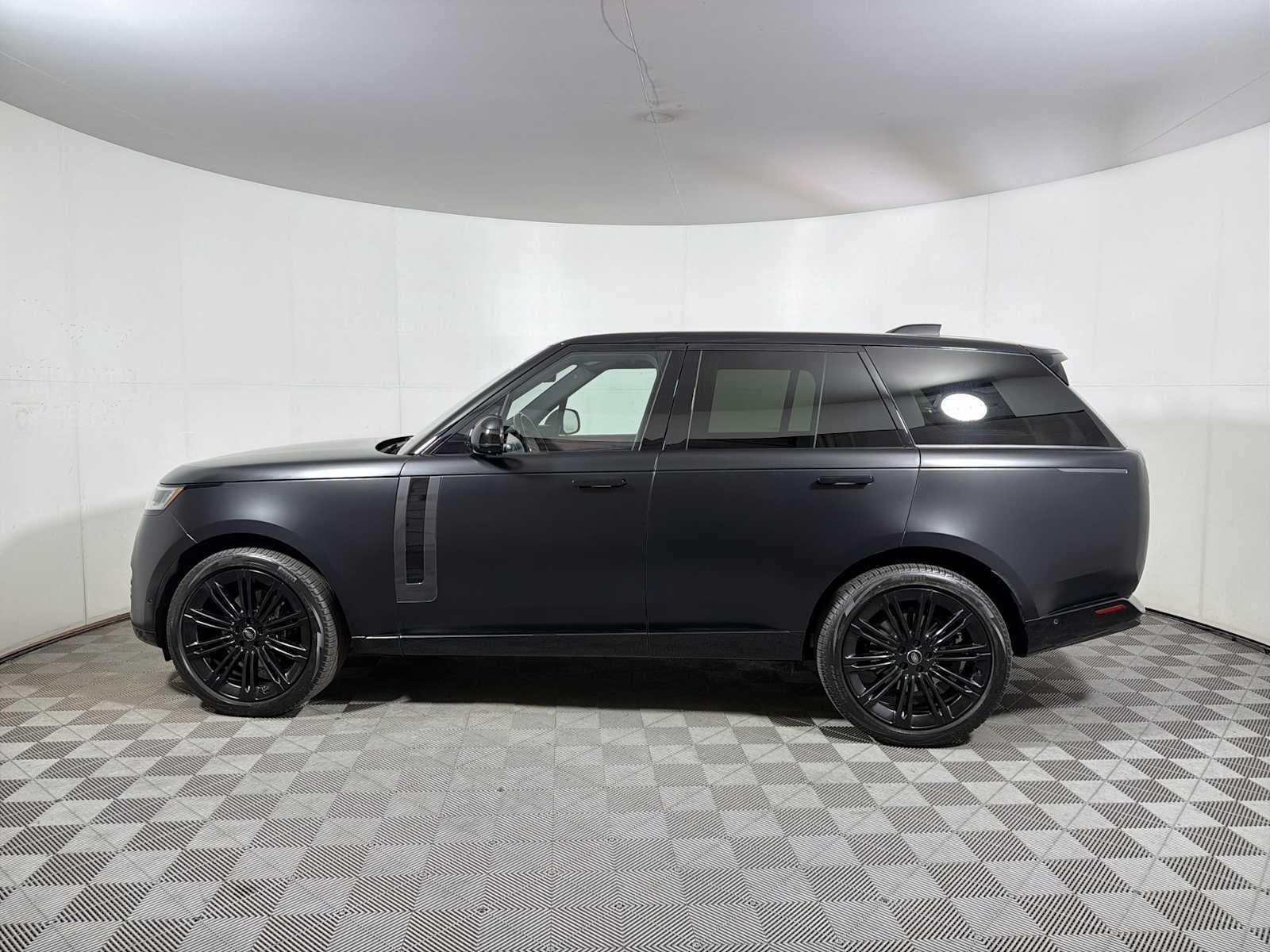 2023 Land Rover Range Rover P400 SE SWB