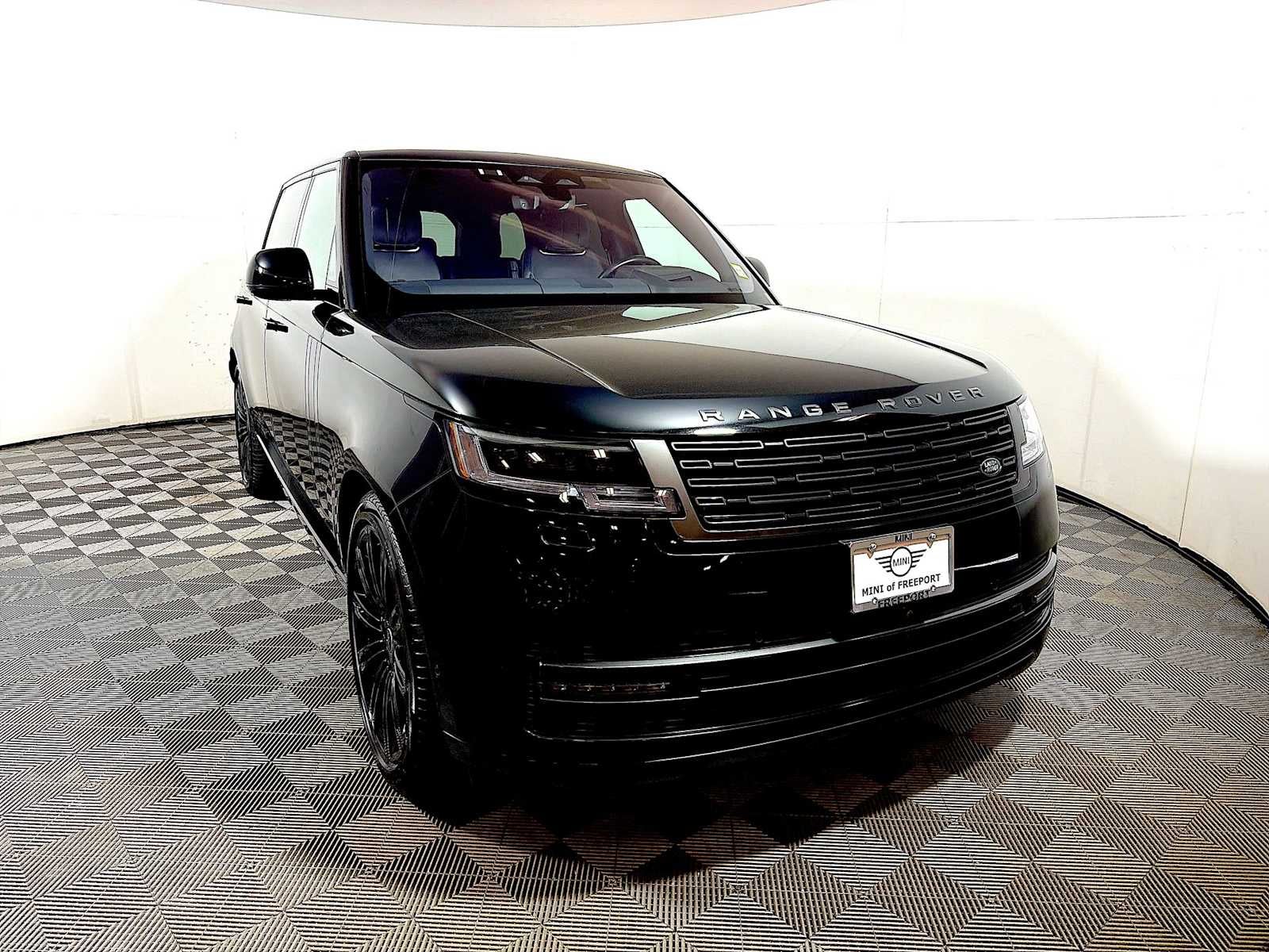 2023 Land Rover Range Rover P530 SE LWB 7 Seat