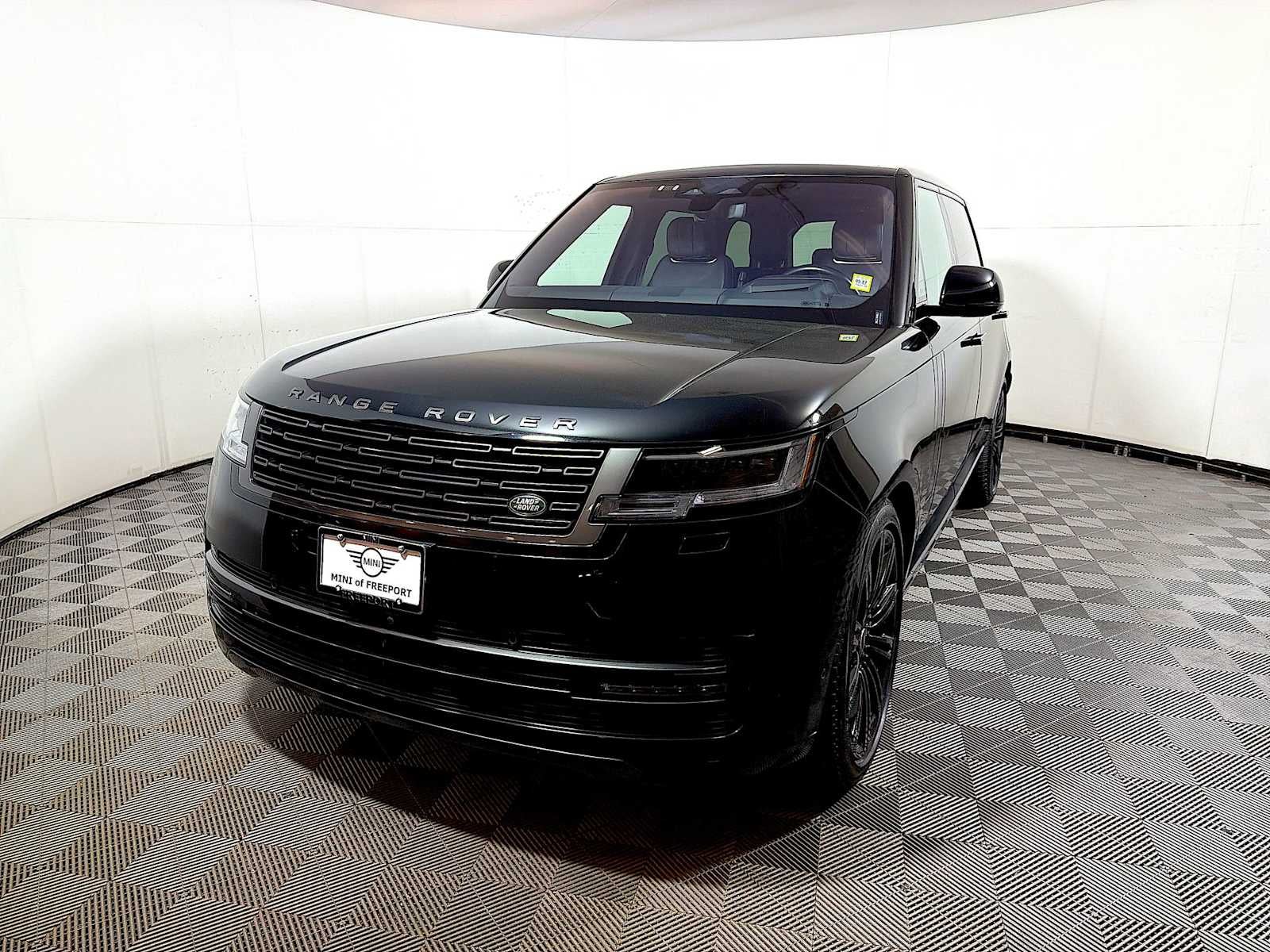 2023 Land Rover Range Rover P530 SE LWB 7 Seat