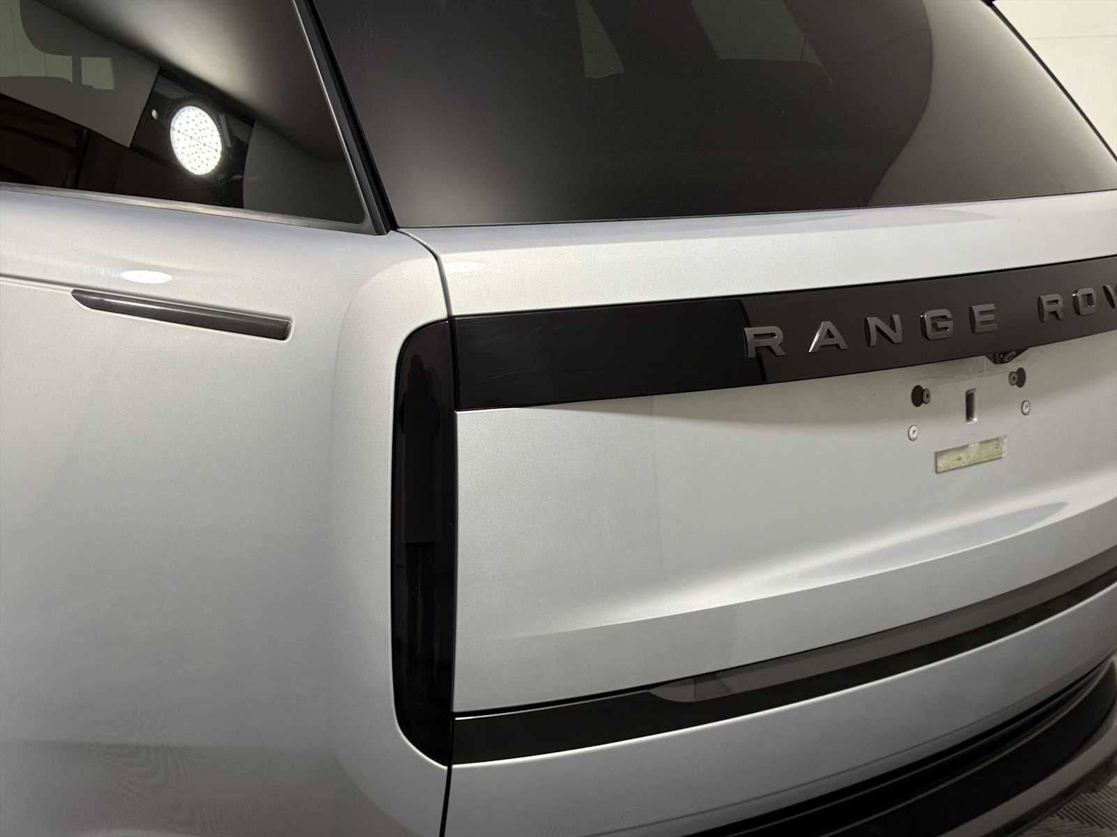 2025 Land Rover Range Rover P400 SE LWB 7 Seat