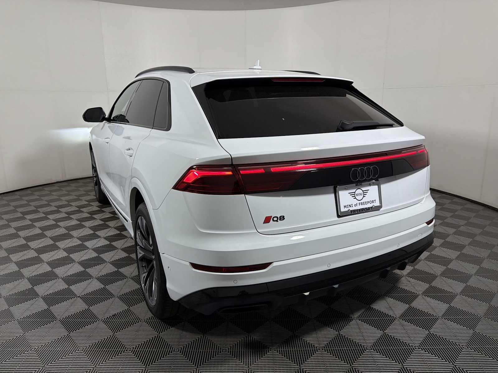 2025 Audi Q8 Premium Plus 55 TFSI quattro