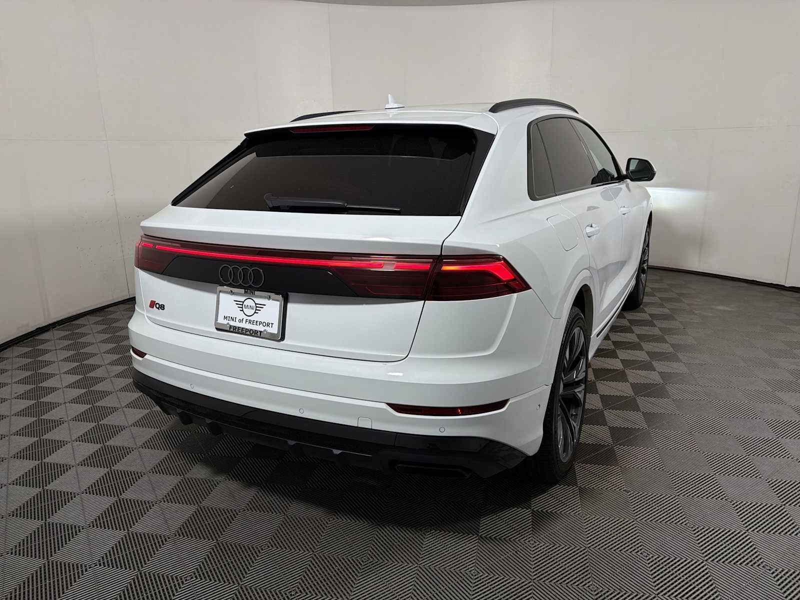 2025 Audi Q8 Premium Plus 55 TFSI quattro