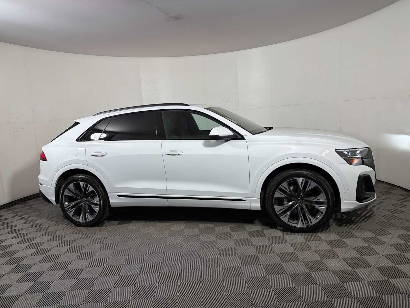 2025 Audi Q8 Premium Plus 55 TFSI quattro
