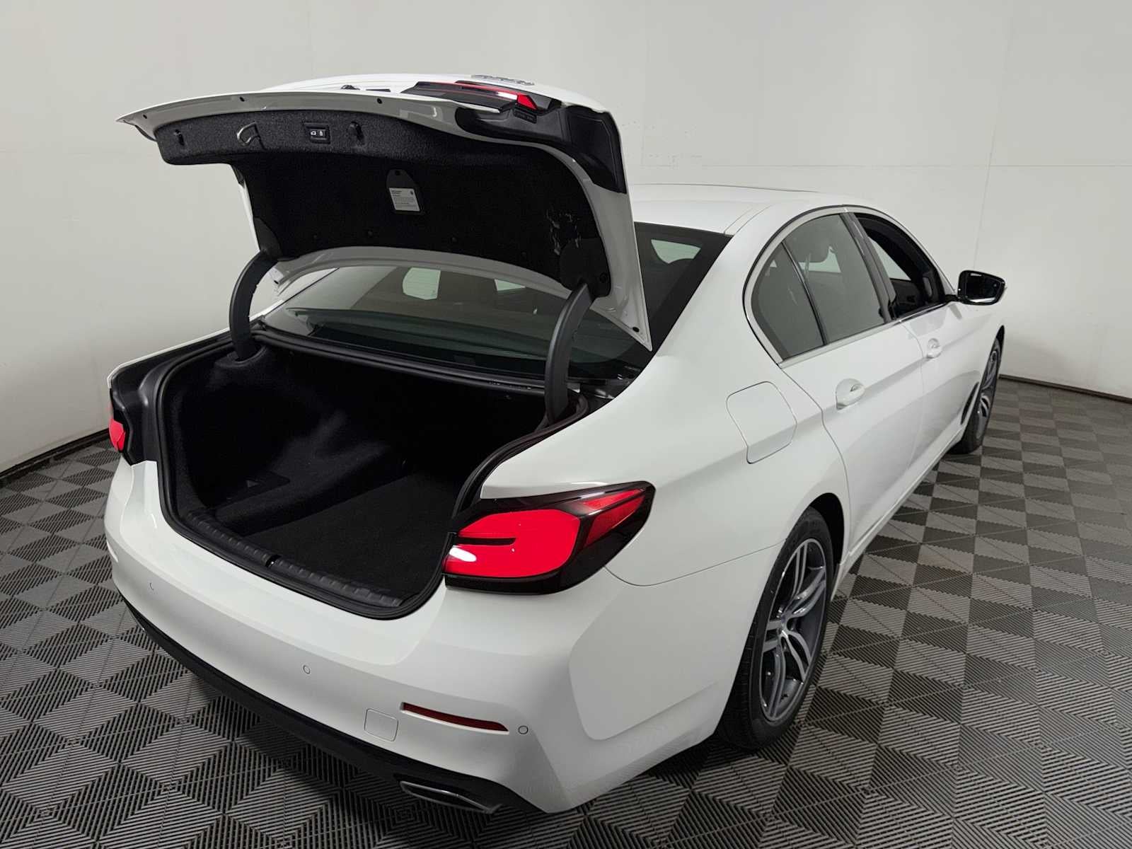 2023 BMW 5 Series 530i xDrive Sedan