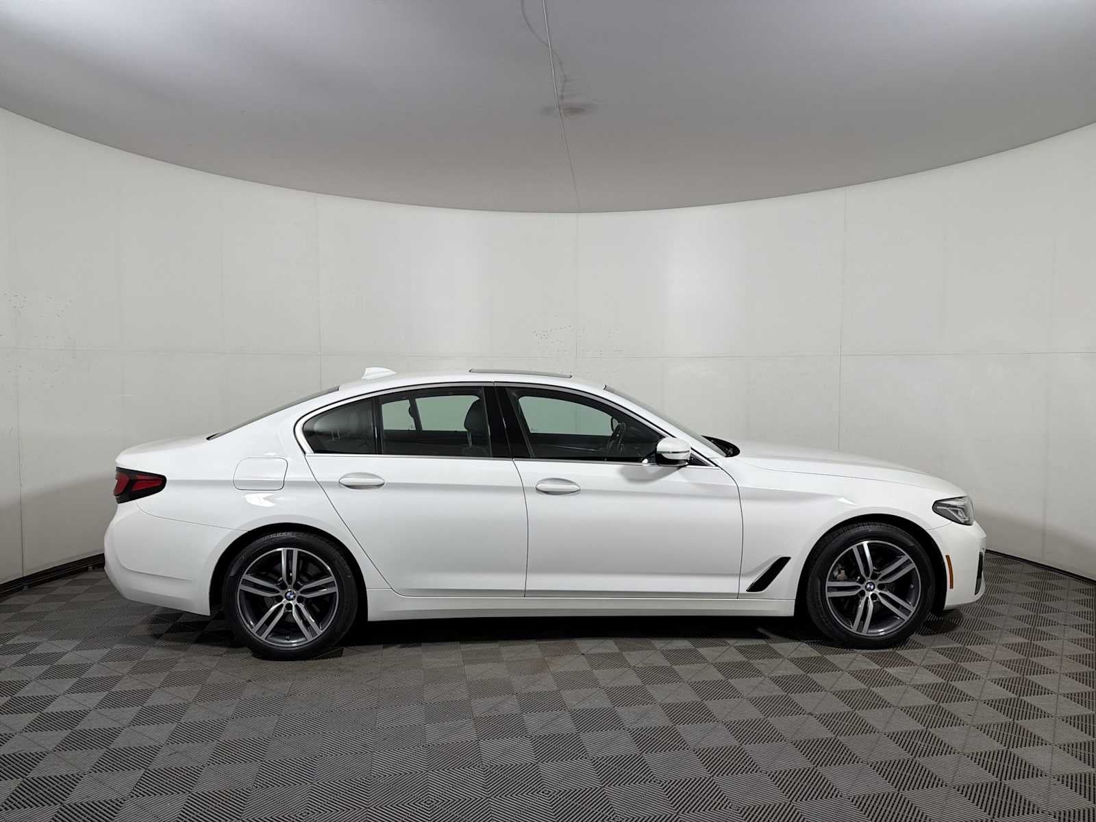 2023 BMW 5 Series 530i xDrive Sedan