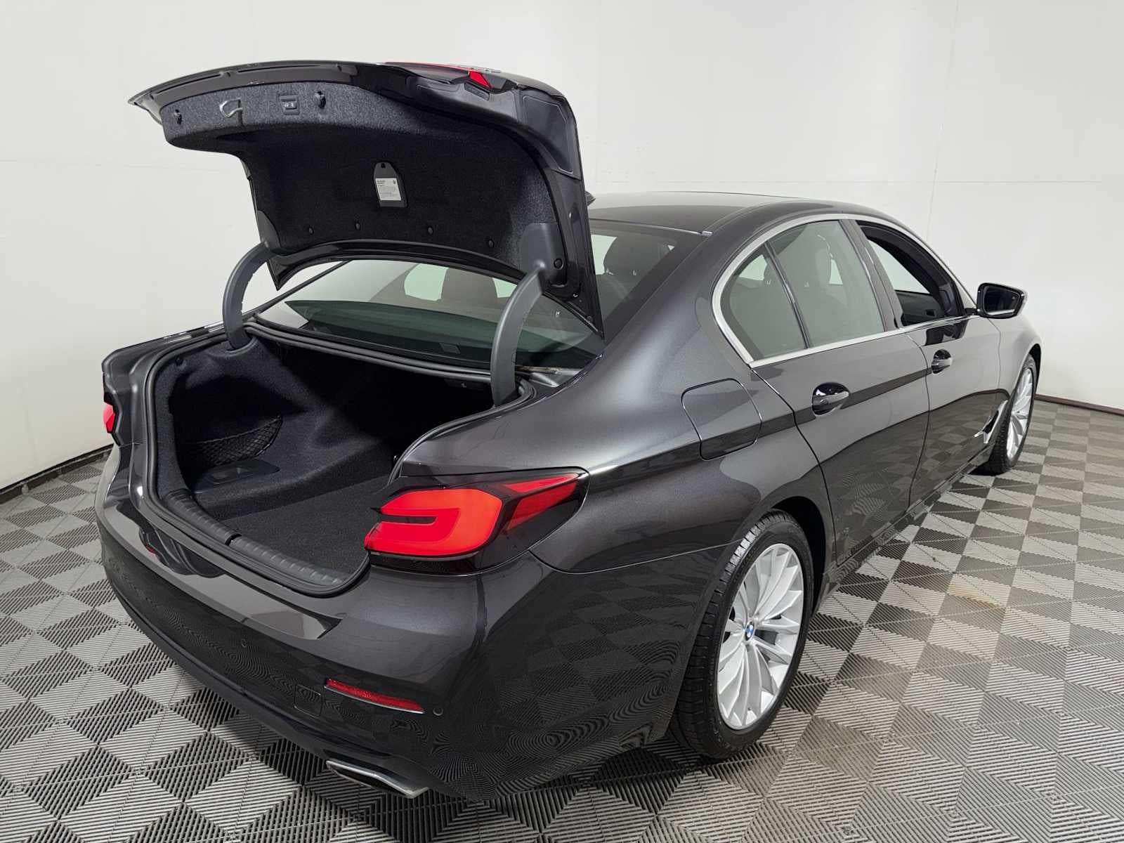 2023 BMW 5 Series 530i xDrive Sedan