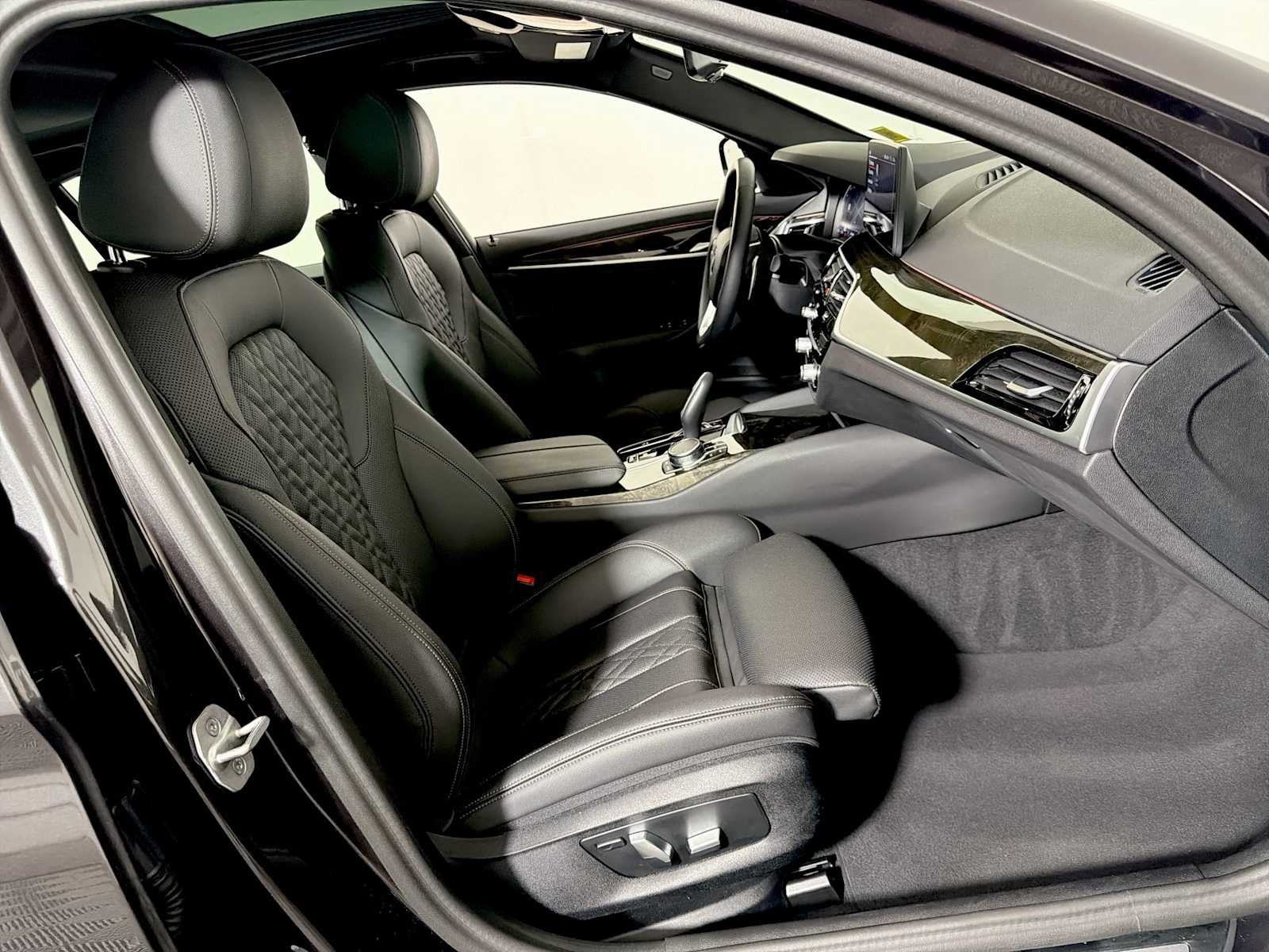 2023 BMW 5 Series 530i xDrive Sedan