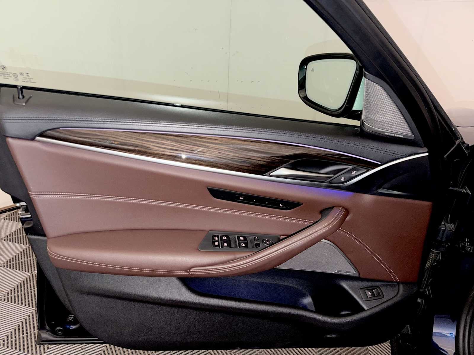 2022 BMW 5 Series M550i xDrive Sedan