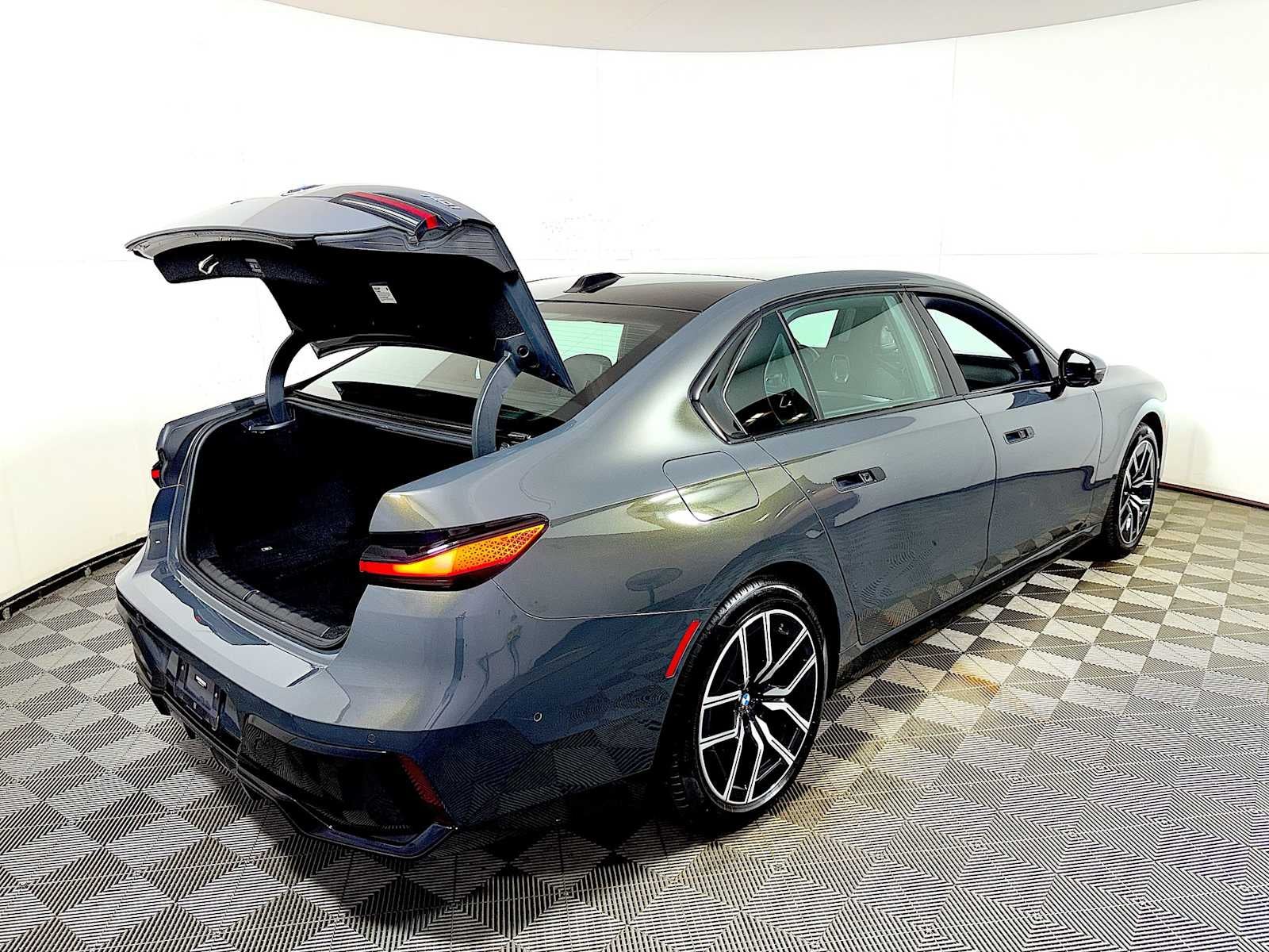 2023 BMW 7 Series 740i Sedan