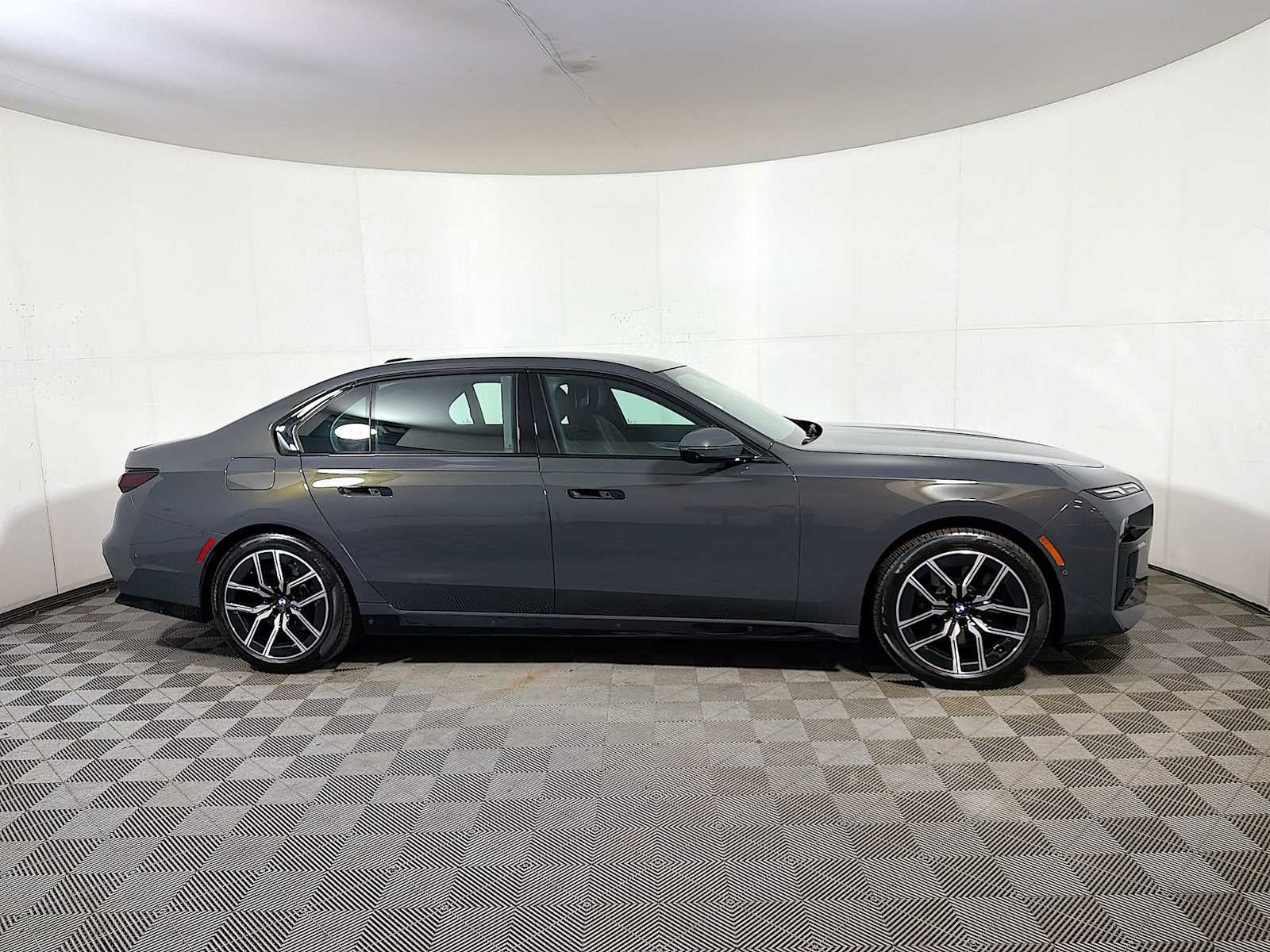2023 BMW 7 Series 740i Sedan