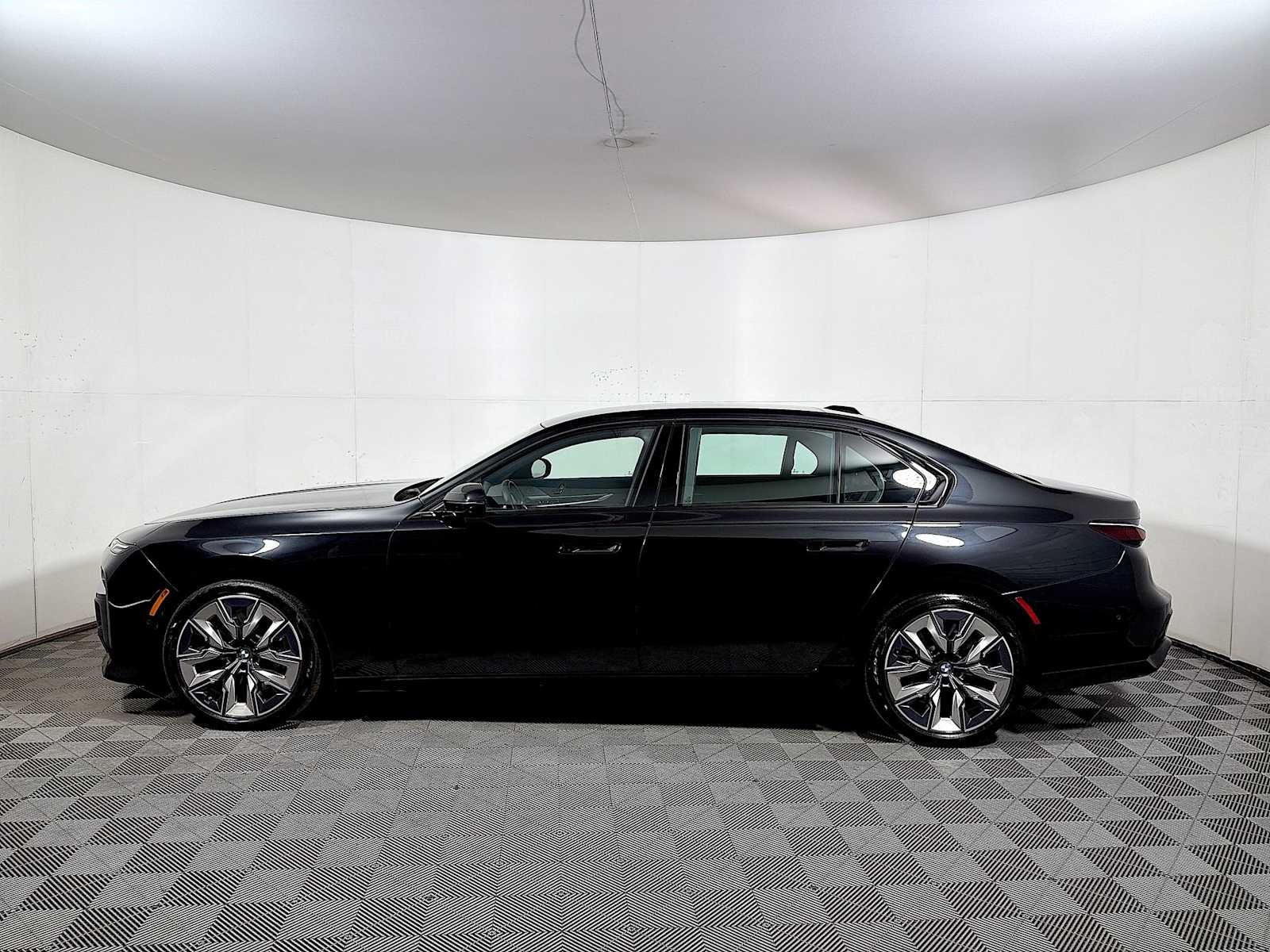 2023 BMW 7 Series 760i xDrive Sedan