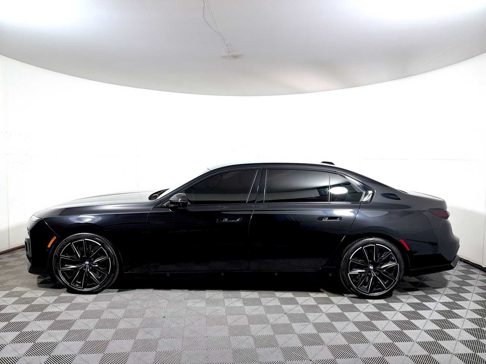 2023 BMW 7 Series 760i xDrive Sedan