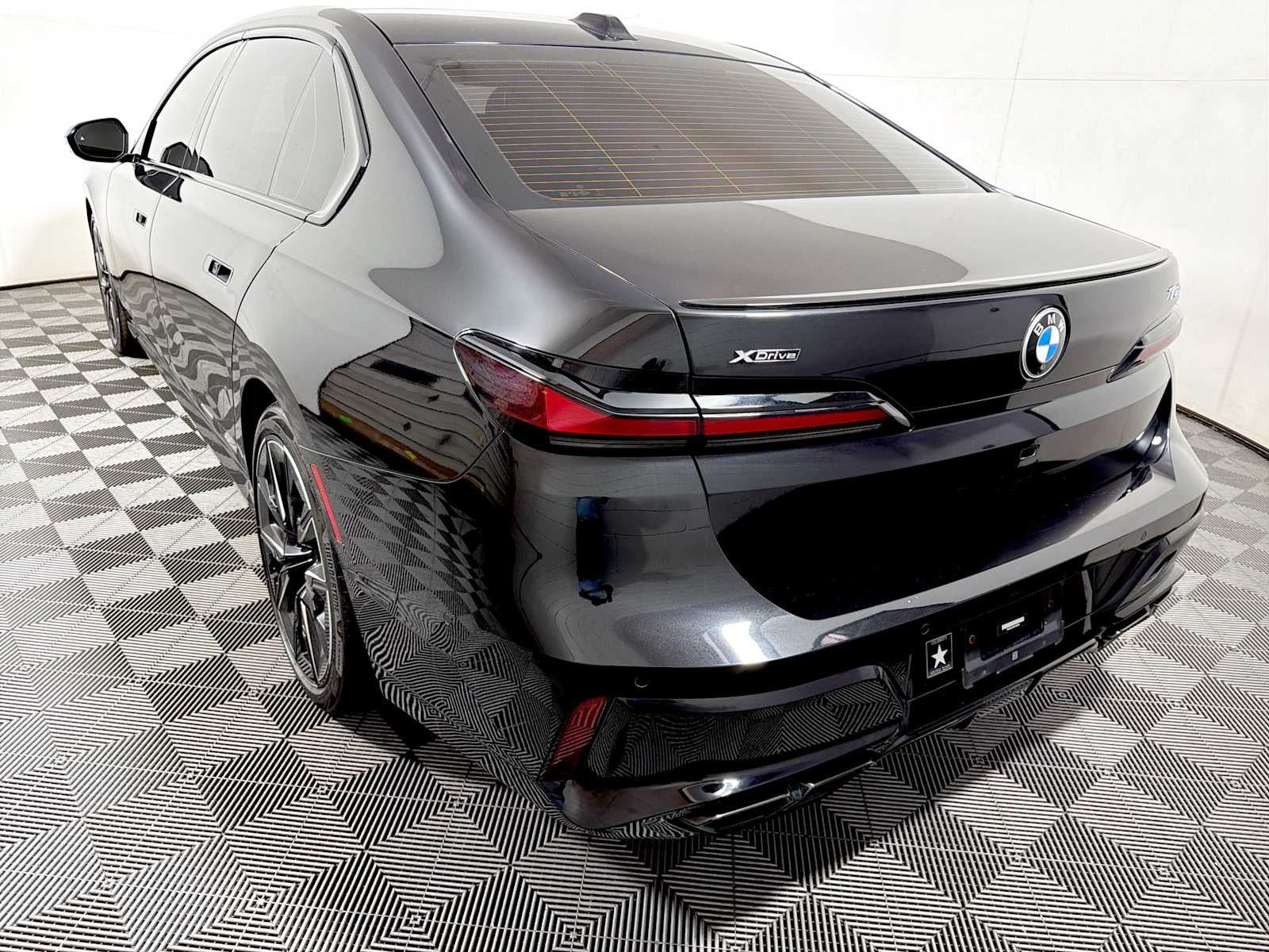 2023 BMW 7 Series 760i xDrive Sedan