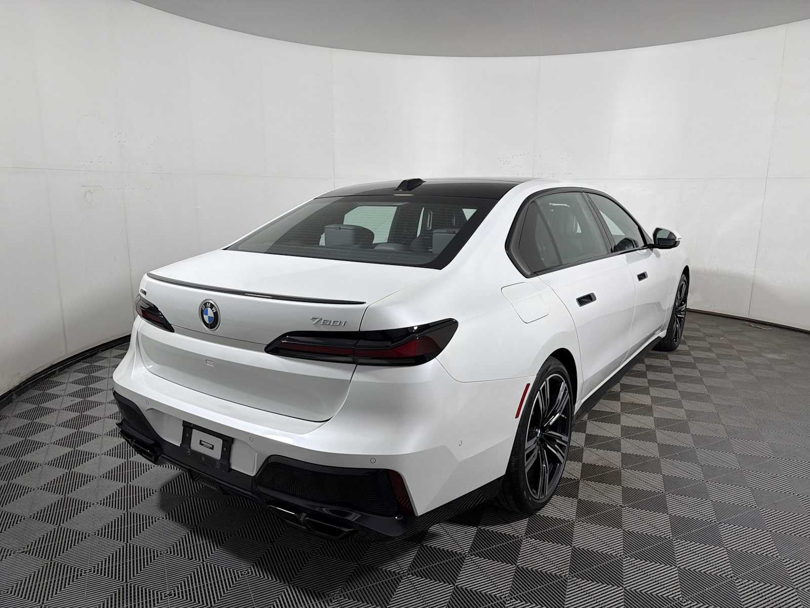 2023 BMW 7 Series 760i xDrive Sedan
