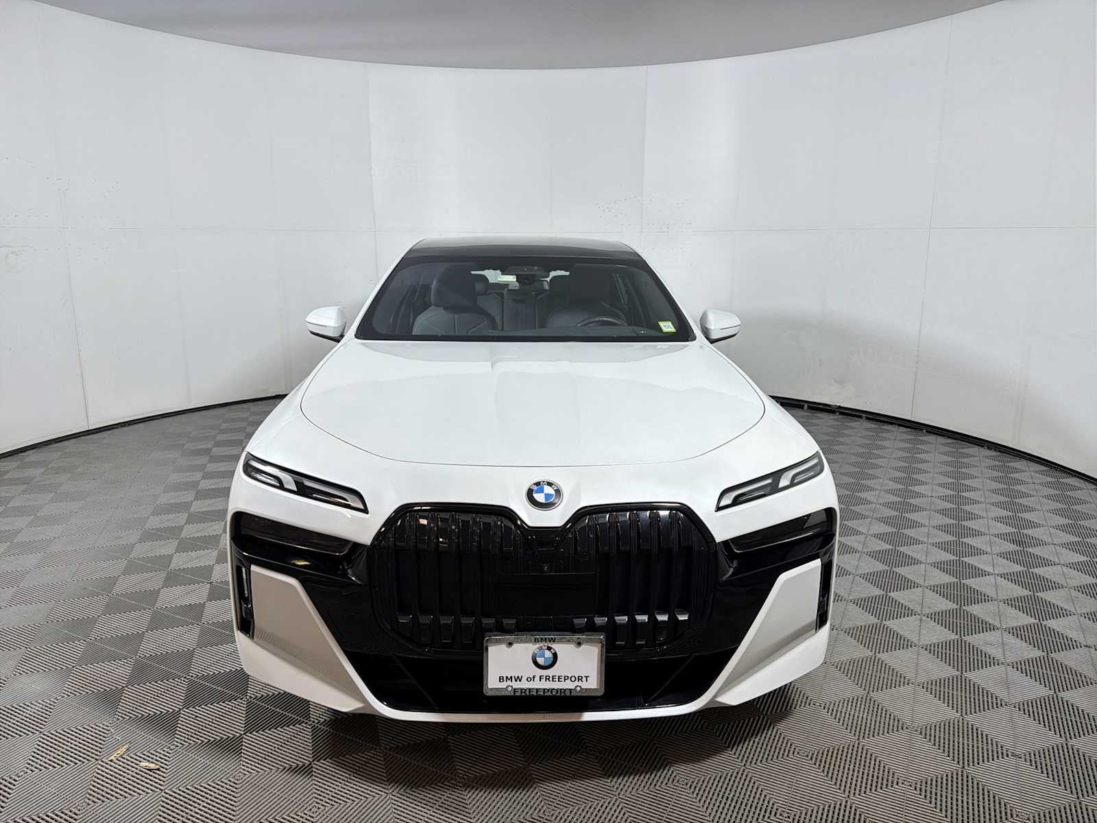 2023 BMW 7 Series 760i xDrive Sedan