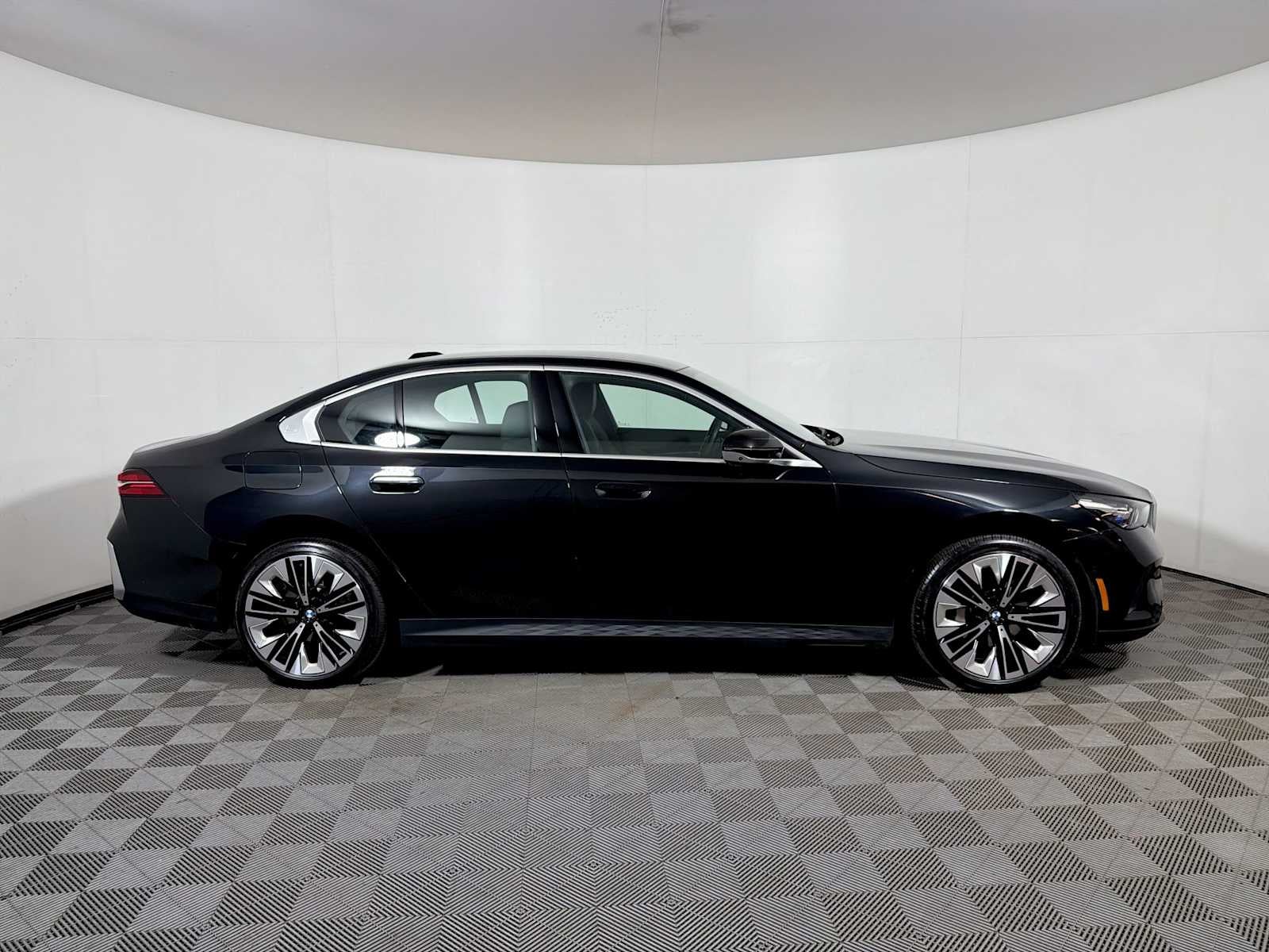 2024 BMW 5 Series 530i xDrive Sedan