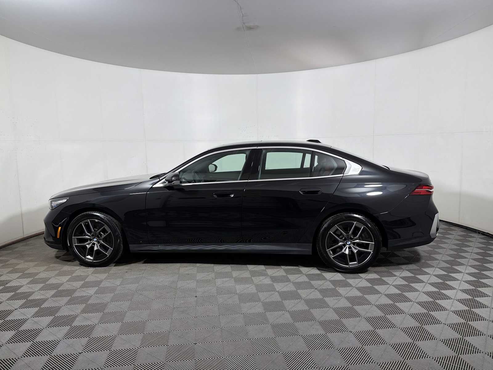 2026 BMW 5 Series 530i xDrive Sedan