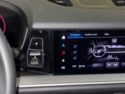 2024 Porsche Cayenne AWD