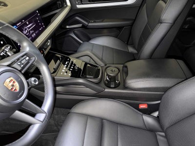 2024 Porsche Cayenne AWD