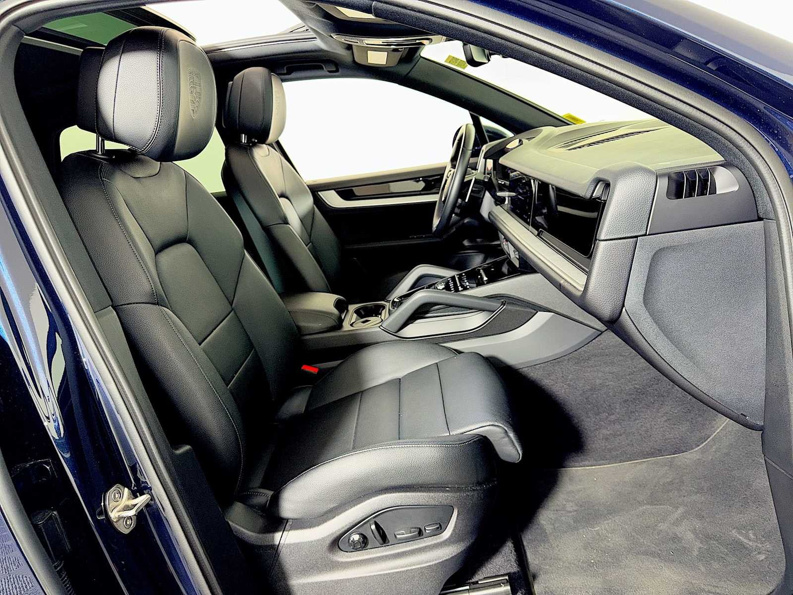 2024 Porsche Cayenne AWD