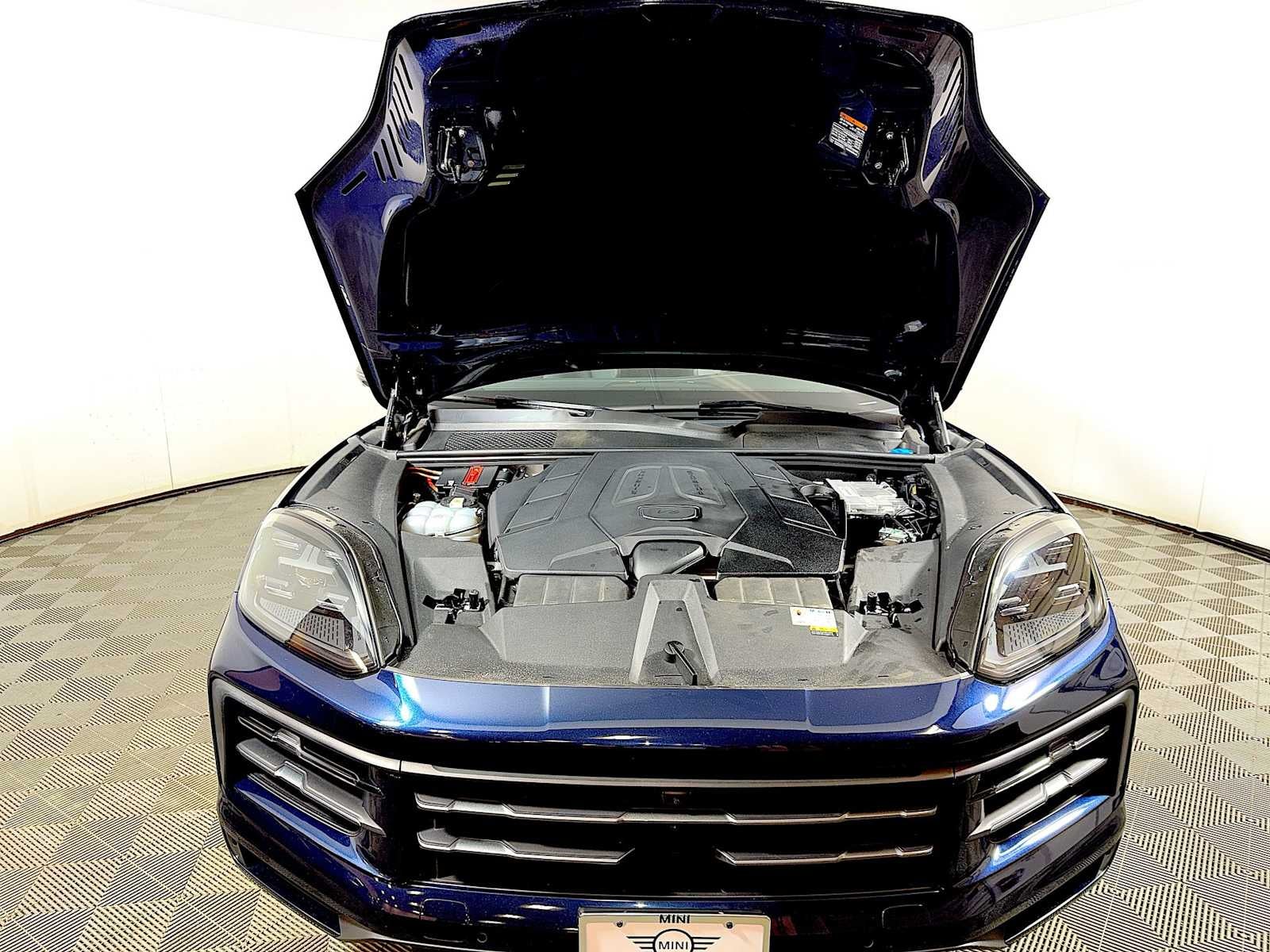 2024 Porsche Cayenne AWD