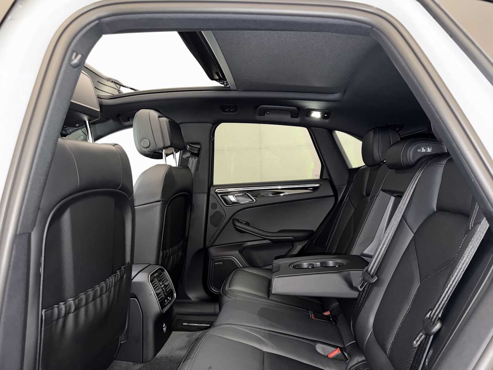 2026 Porsche Macan S AWD