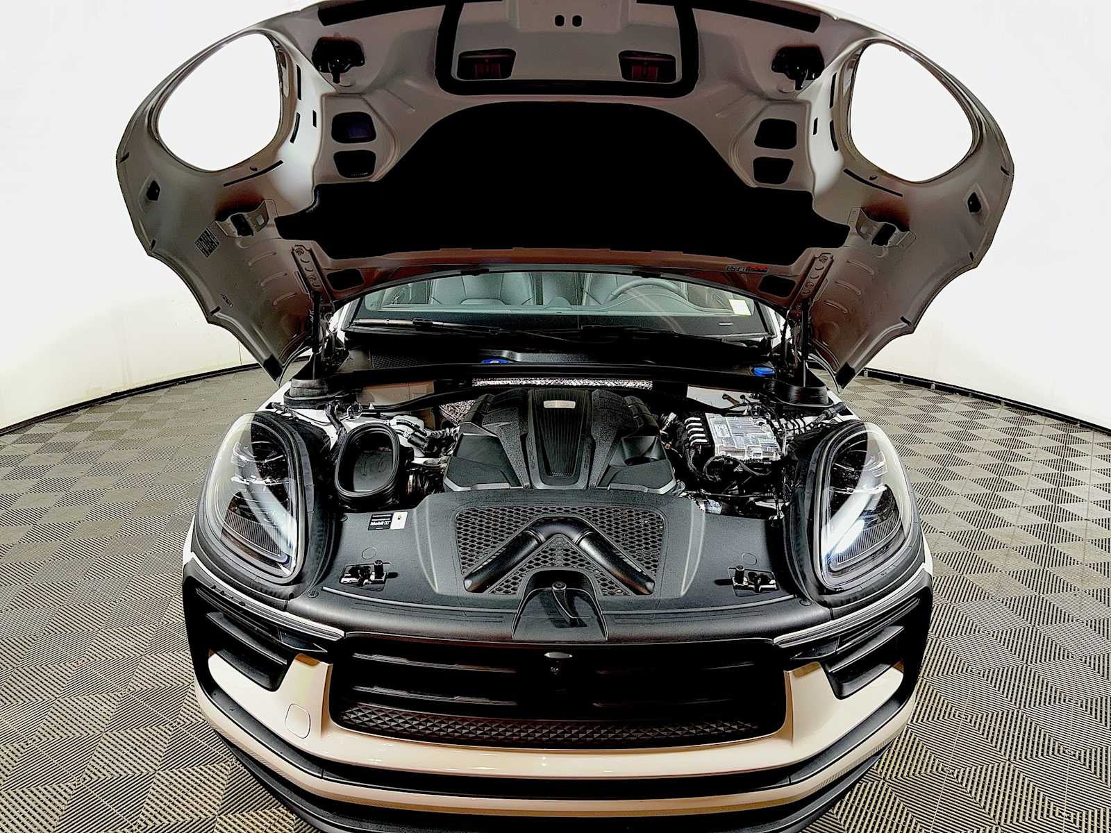 2026 Porsche Macan S AWD
