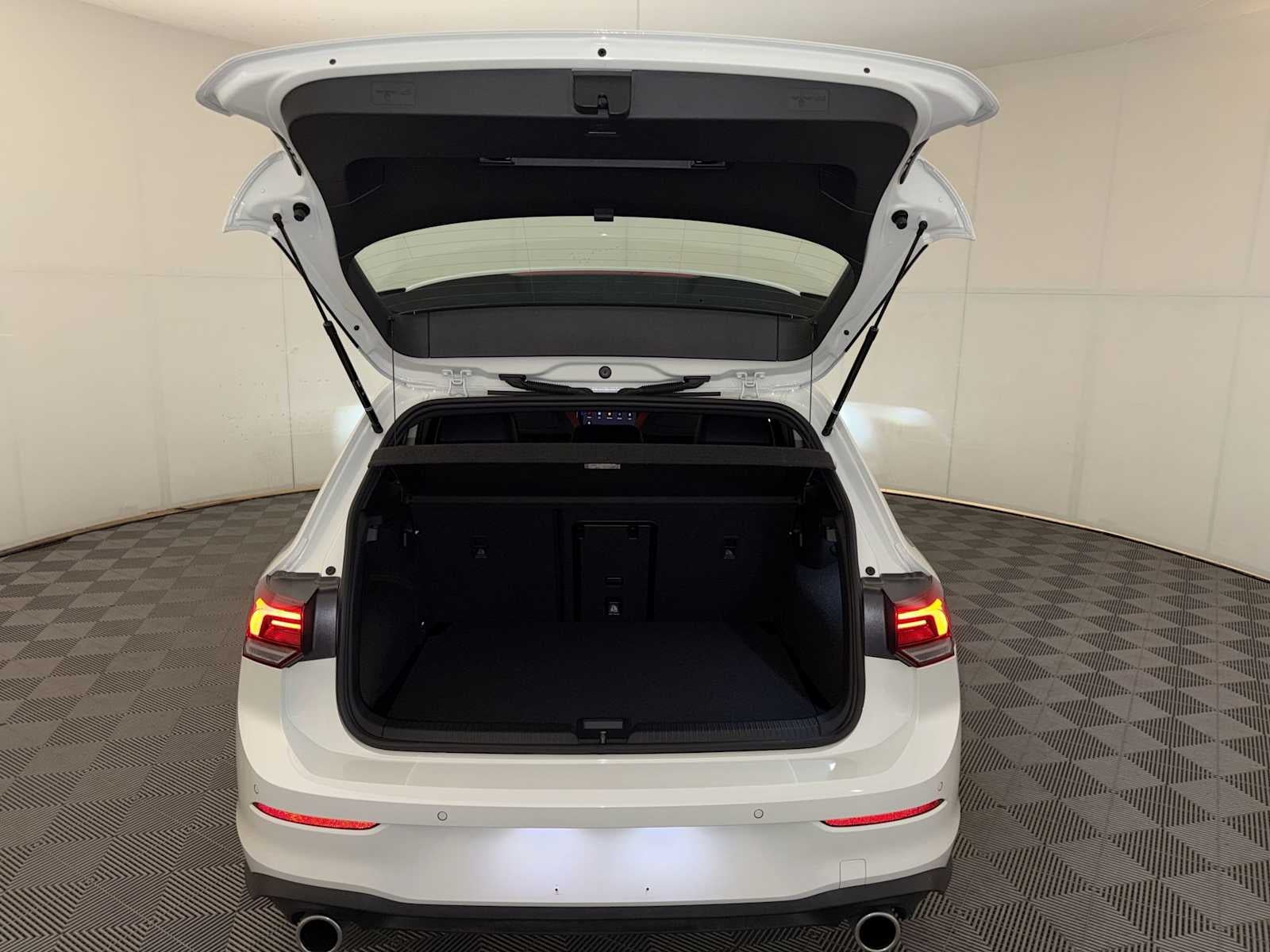 2026 Volkswagen Golf GTI 2.0T SE DSG