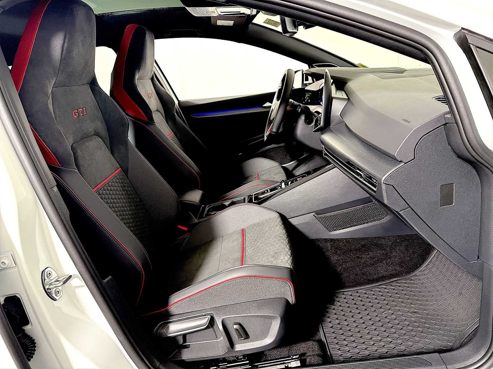 2026 Volkswagen Golf GTI 2.0T SE DSG