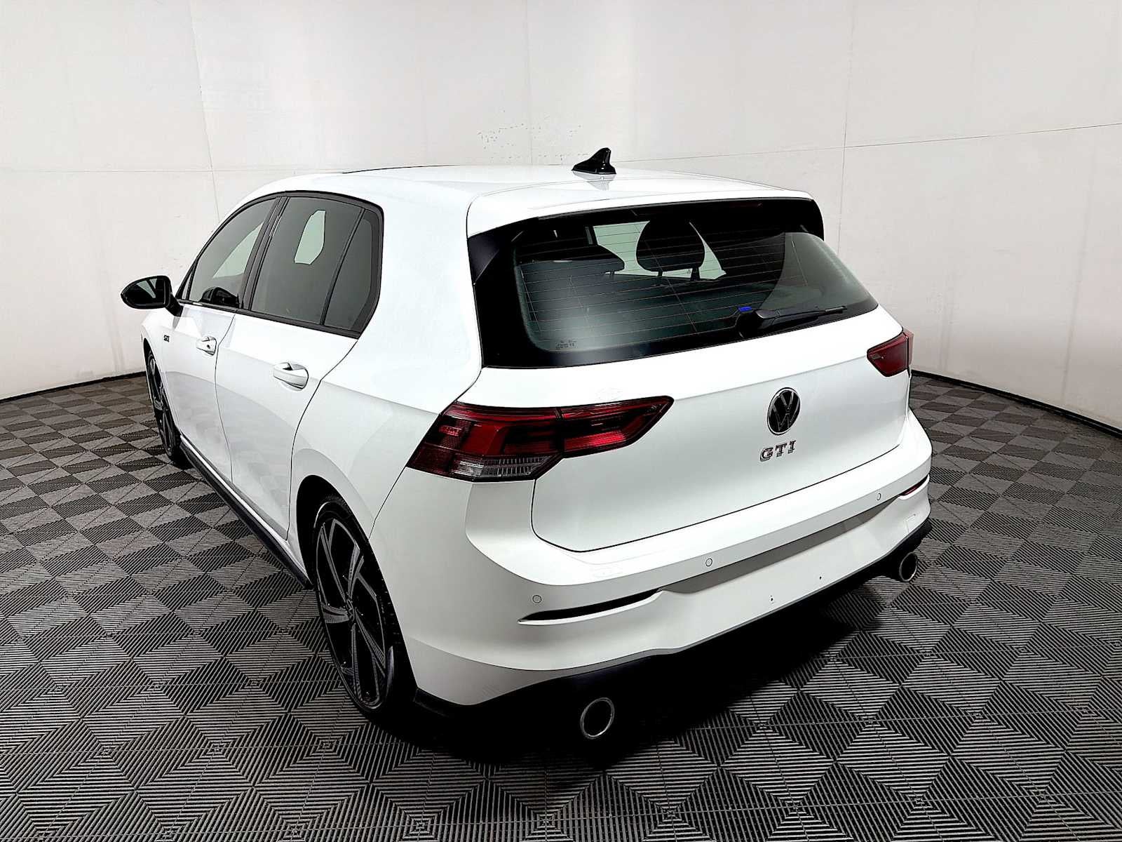 2026 Volkswagen Golf GTI 2.0T SE DSG