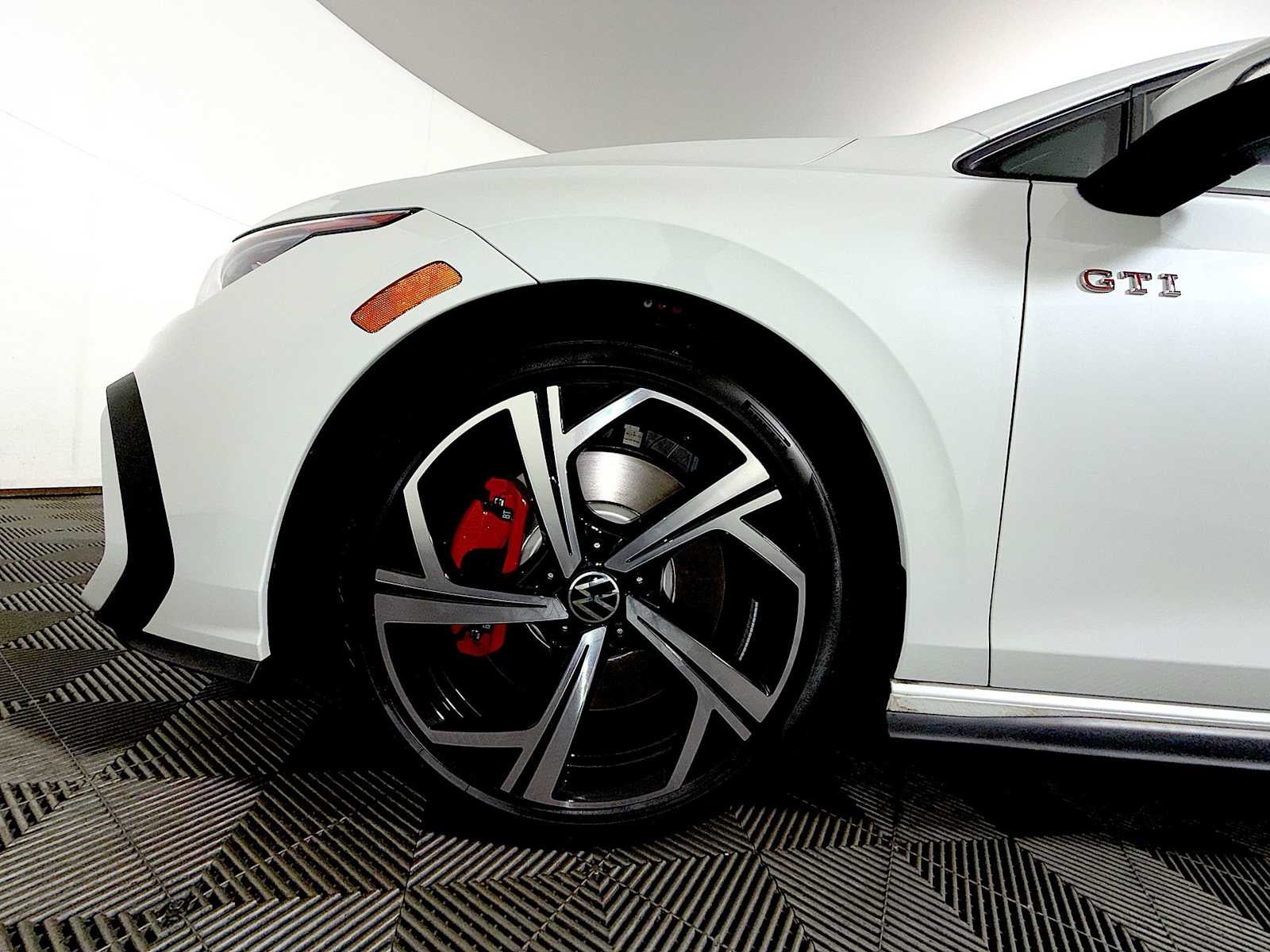 2026 Volkswagen Golf GTI 2.0T SE DSG
