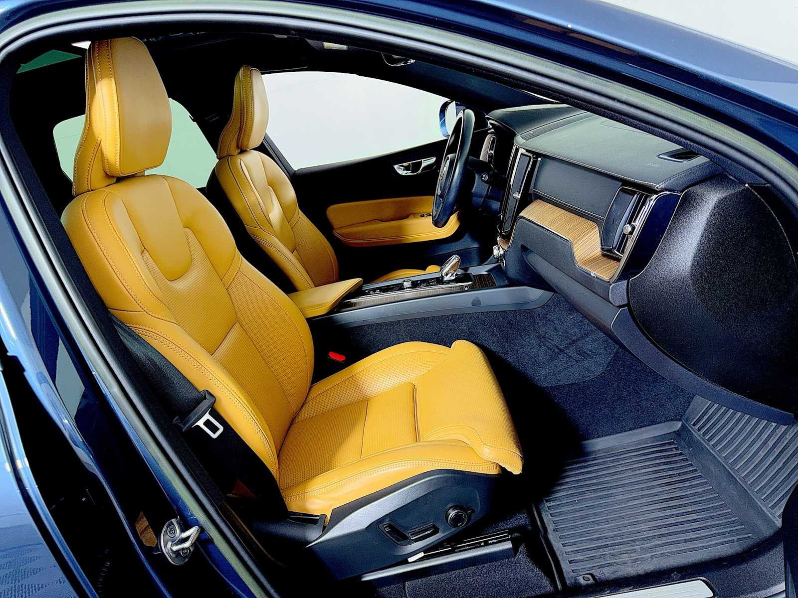 2022 Volvo XC60 B5 AWD Inscription