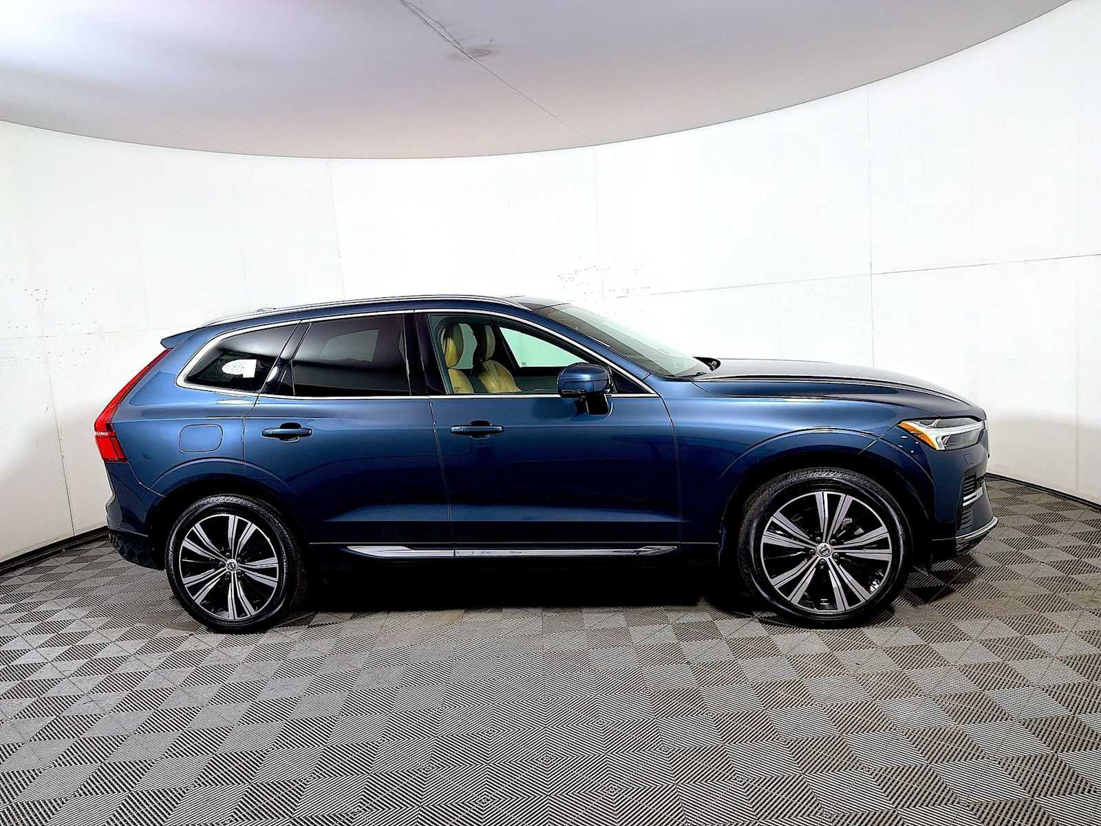 2022 Volvo XC60 B5 AWD Inscription