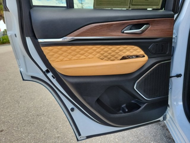 2023 Jeep Grand Cherokee Summit