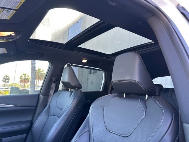 2025 INFINITI QX60 LUXE