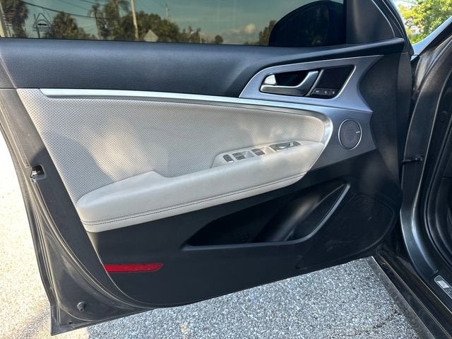 2020 Genesis G70 2.0T