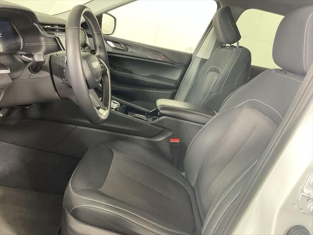 2022 Jeep Grand Cherokee L Laredo