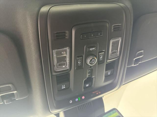 2024 GMC Yukon XL AT4