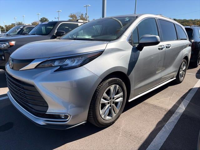 2022 Toyota Sienna XLE 7 Passenger