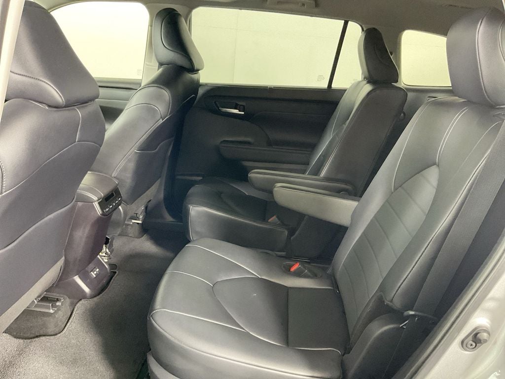2024 Toyota Highlander Hybrid XLE