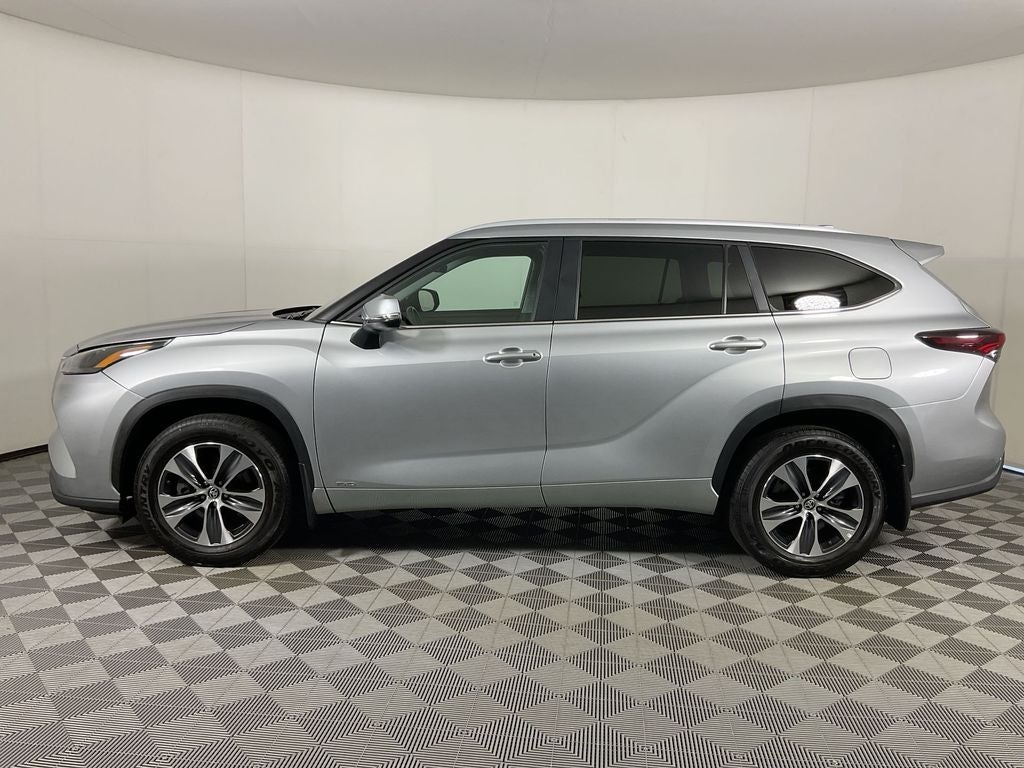 2024 Toyota Highlander Hybrid XLE