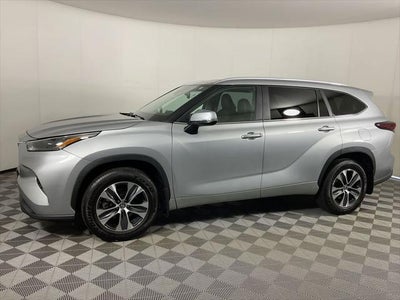 2024 Toyota Highlander Hybrid XLE