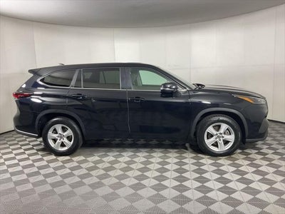 2024 Toyota Highlander LE