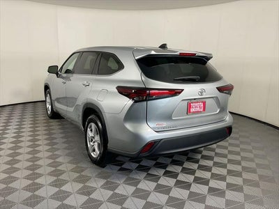 2024 Toyota Highlander LE