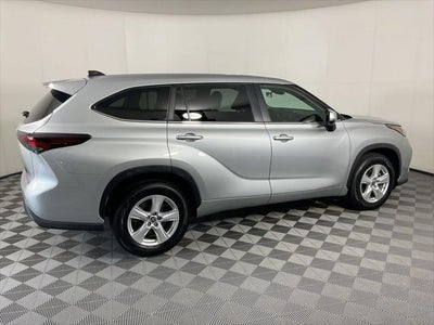 2024 Toyota Highlander LE