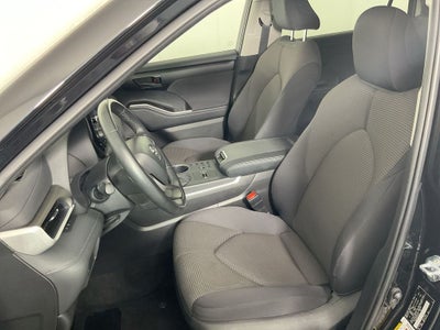 2025 Toyota Highlander LE