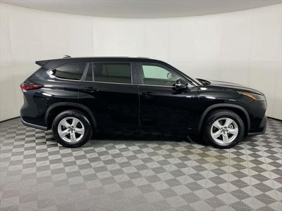 2025 Toyota Highlander LE