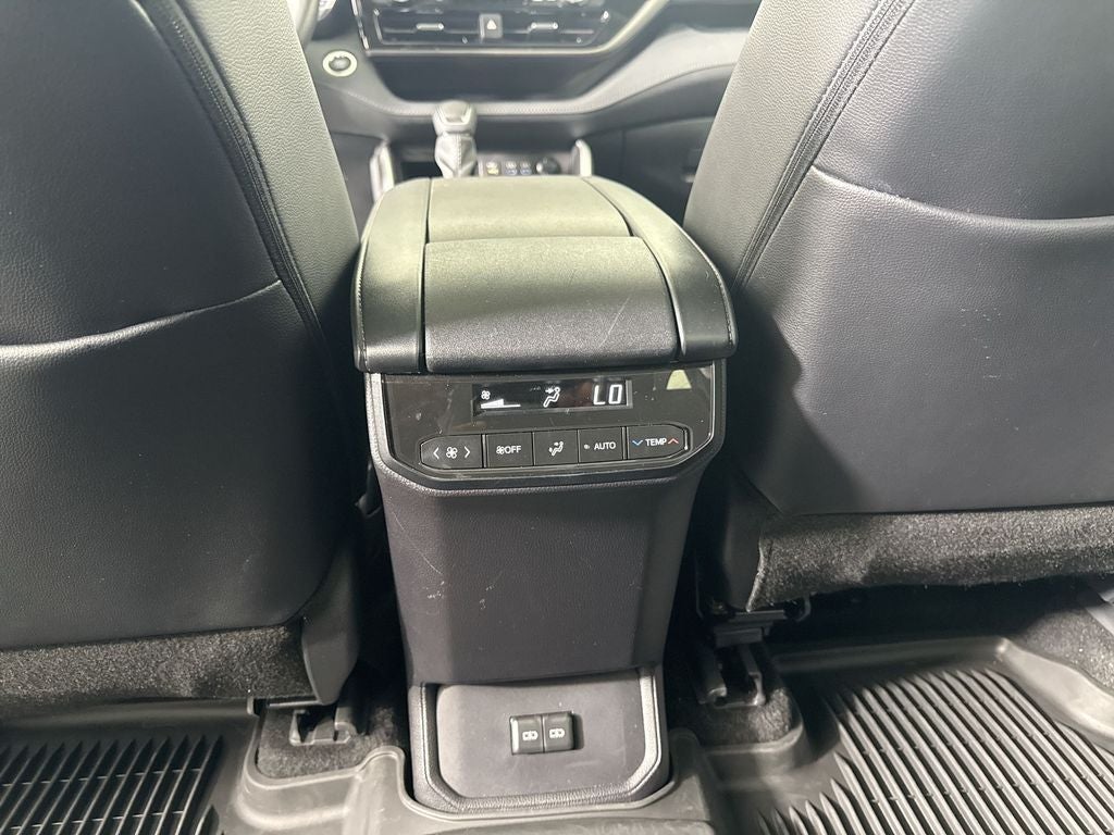 2025 Toyota Highlander XLE