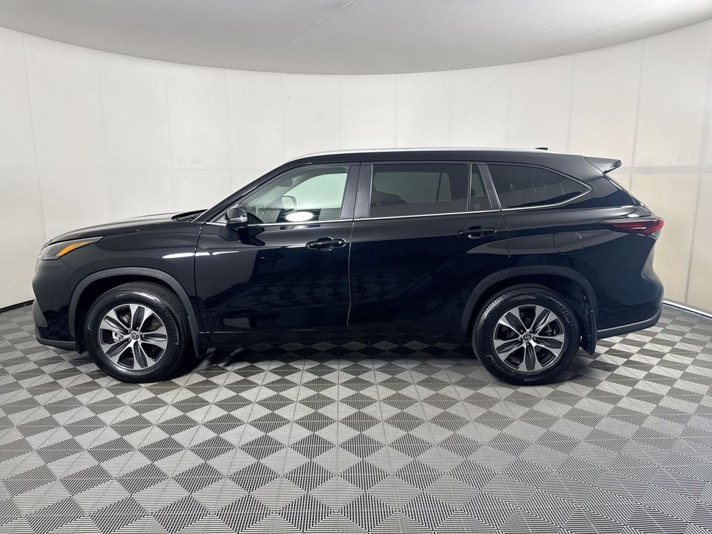 2025 Toyota Highlander XLE