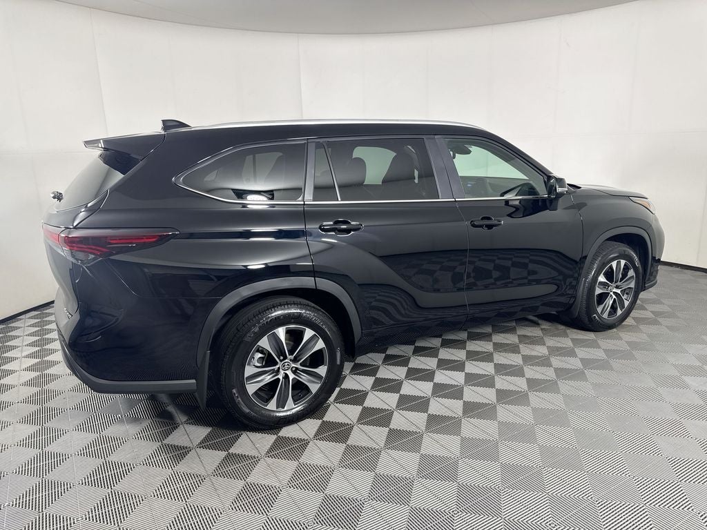2025 Toyota Highlander XLE
